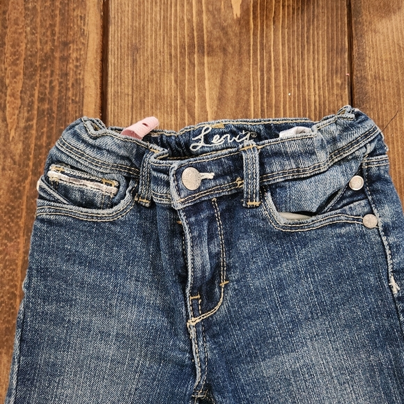 Levi’s Little Girls Blue Wash Jeans | Size 4 - Picture 3 of 9